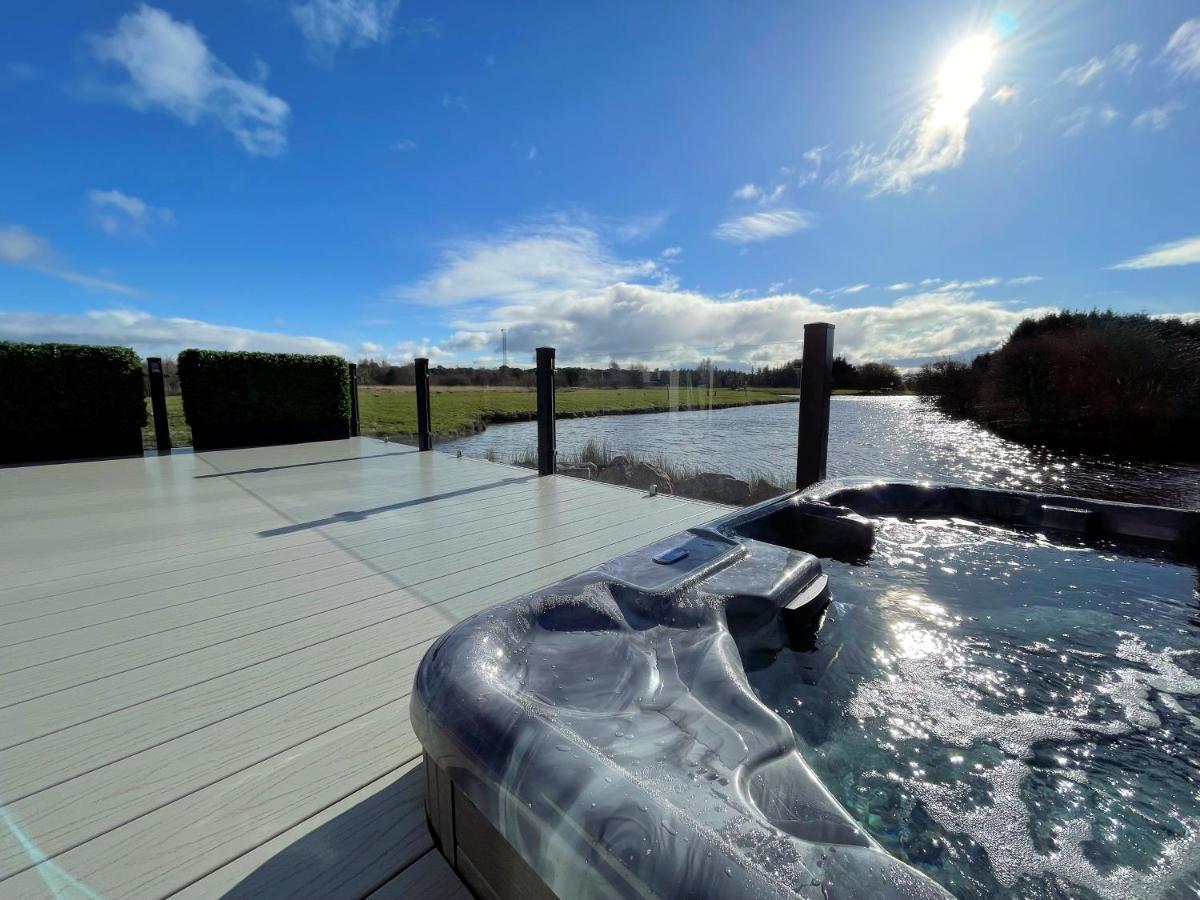 Luxury Lakeside Lodge With Htub Beautiful Views Annan Eksteriør billede