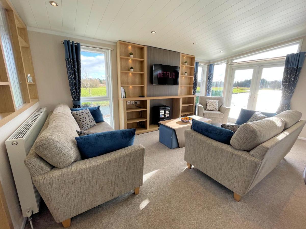 Luxury Lakeside Lodge With Htub Beautiful Views Annan Eksteriør billede