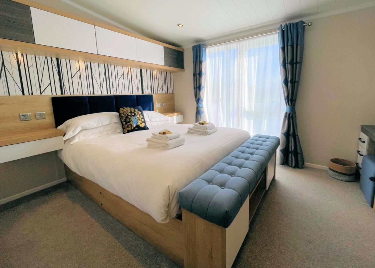 Luxury Lakeside Lodge With Htub Beautiful Views Annan Eksteriør billede